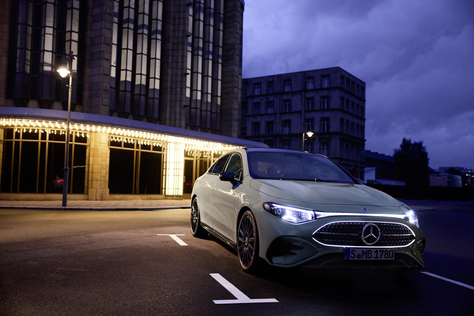 Νέα Mercedes CLA Hybrid: Ήπια υβριδική με έως 211 άλογα & τετρακίνηση  